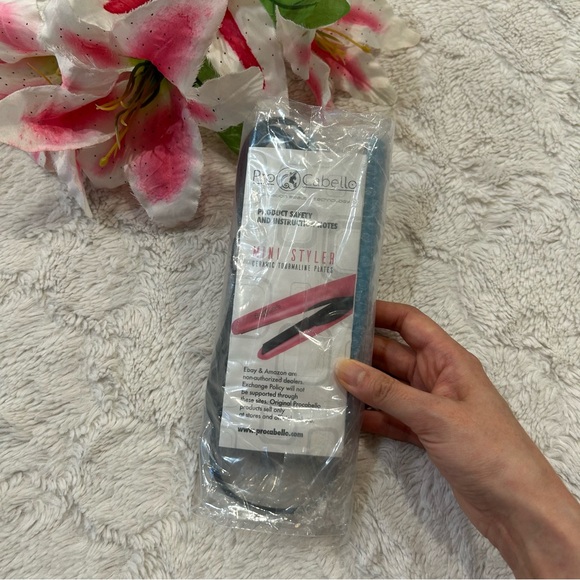 Pro Cabello Blue Mini Ceramic Tourmaline Flat Iron - Picture 9 of 10